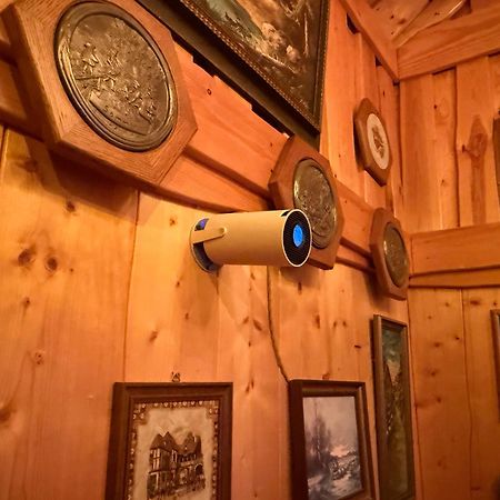 Lici  Dragon House In The Tree! Jacuzzi, Sauna ,Cinema,Heated מראה חיצוני תמונה