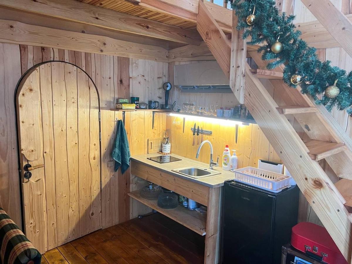 Lici  Dragon House In The Tree! Jacuzzi, Sauna ,Cinema,Heated מראה חיצוני תמונה
